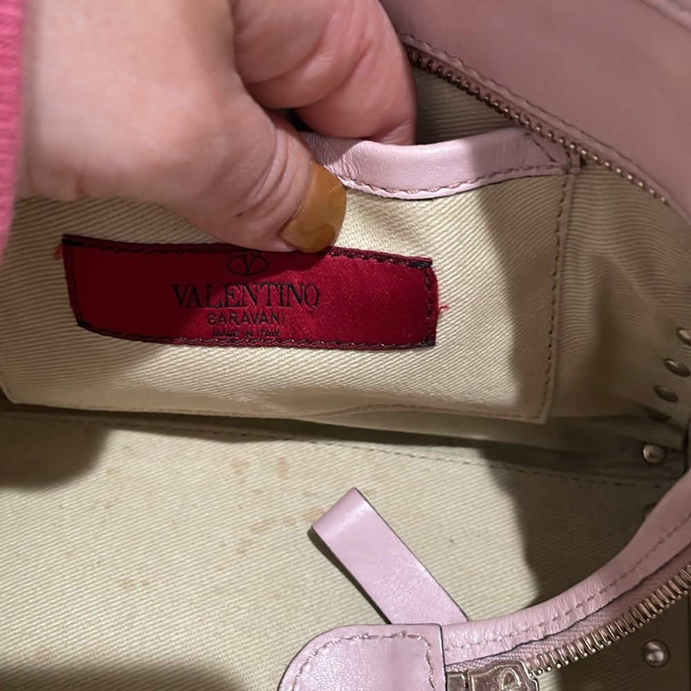 Valentino hand bag in dusty pink - missing a stud - Picture 5 of 12